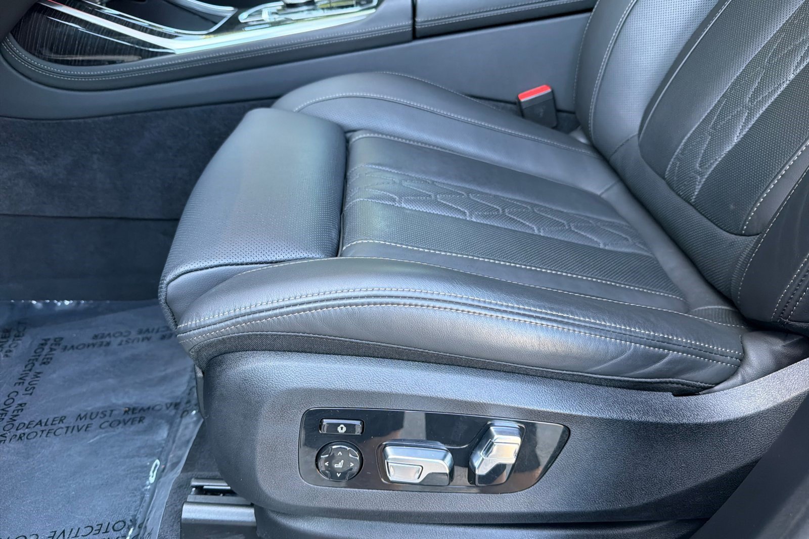 Used 2025 BMW X7 M60i AWD/4WD image 14