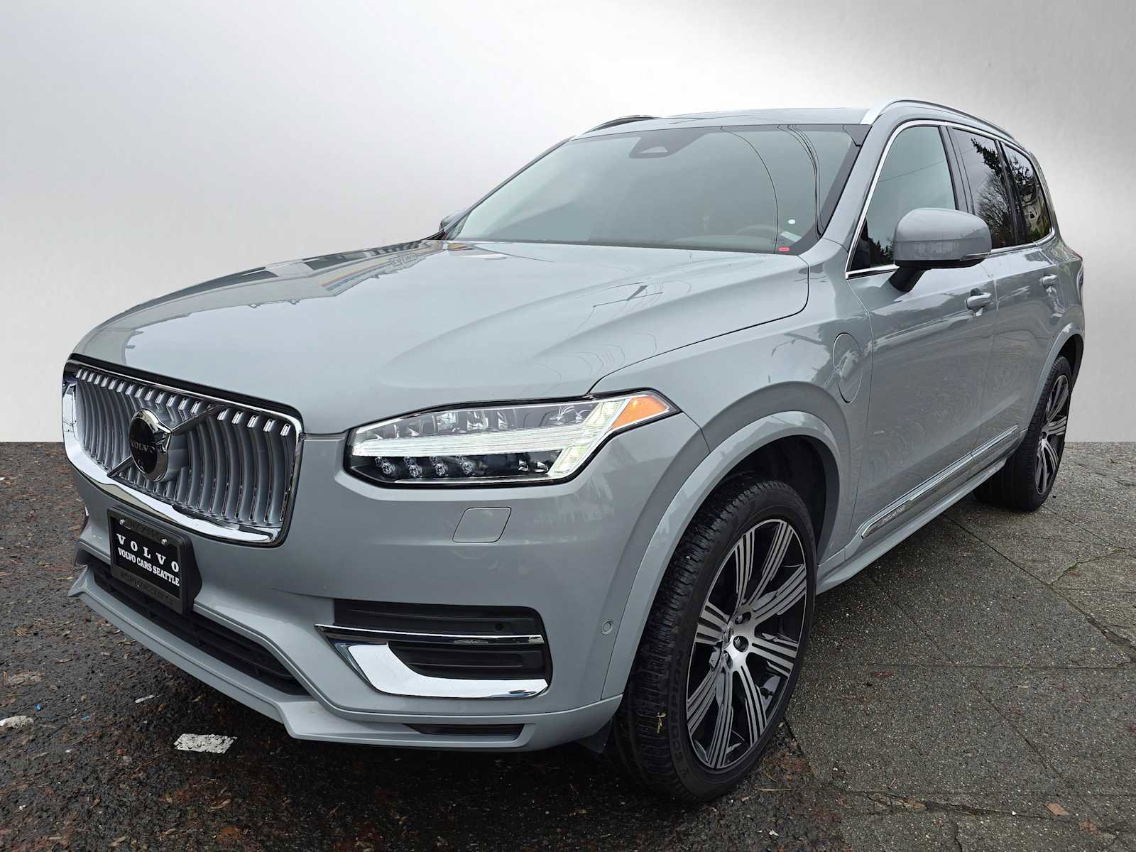 Certified 2024 Volvo XC90 T8 Plus w/ Protection Package Premier image 7