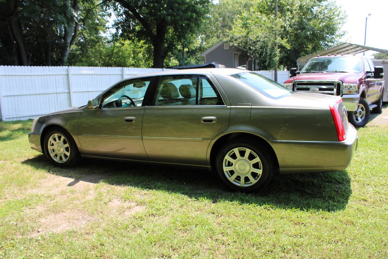 Used 2011 Cadillac DTS image 12