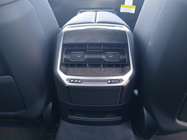 New 2025 BMW 740i w/ Executive Package image 14