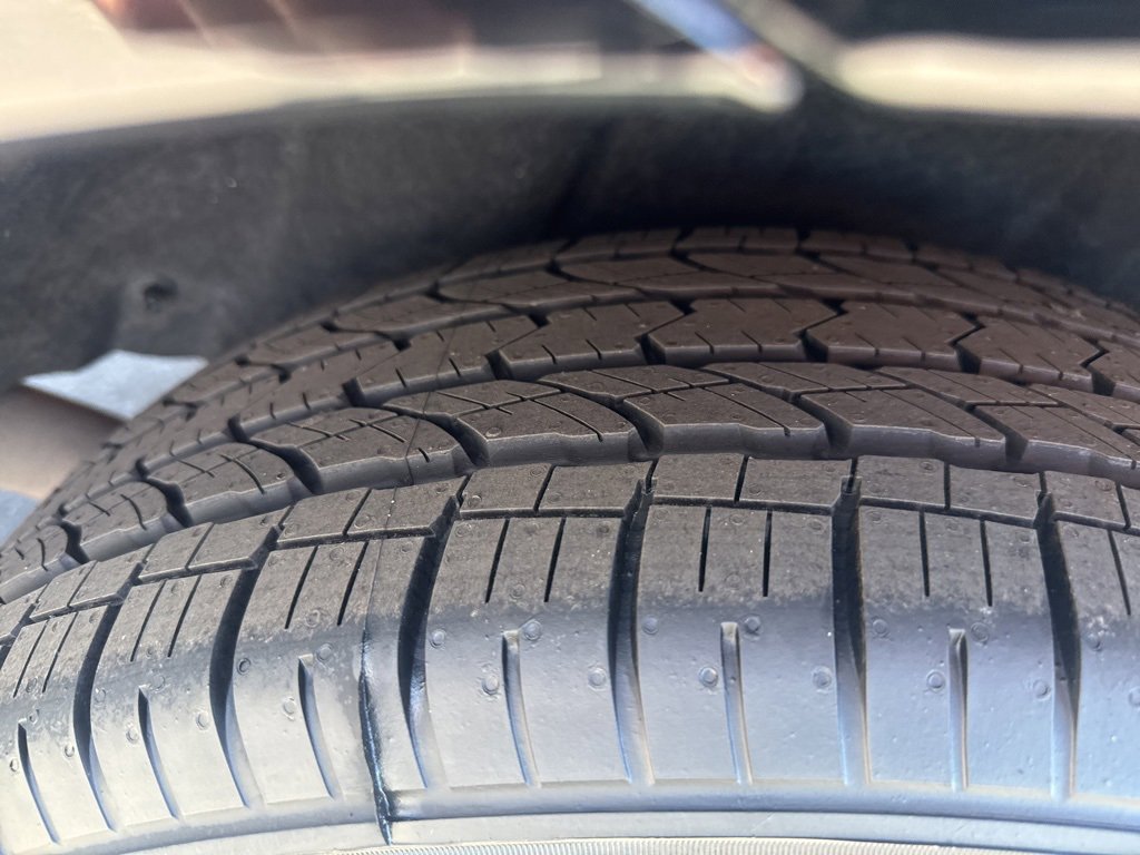 Used 2019 INFINITI QX60 Luxe w/ Essential Package image 11