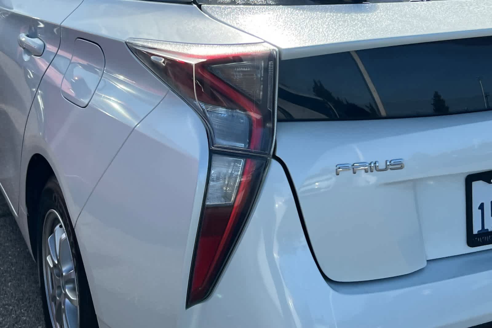 Certified 2017 Toyota Prius Two w/ Carpet Mat Package FWD image 20