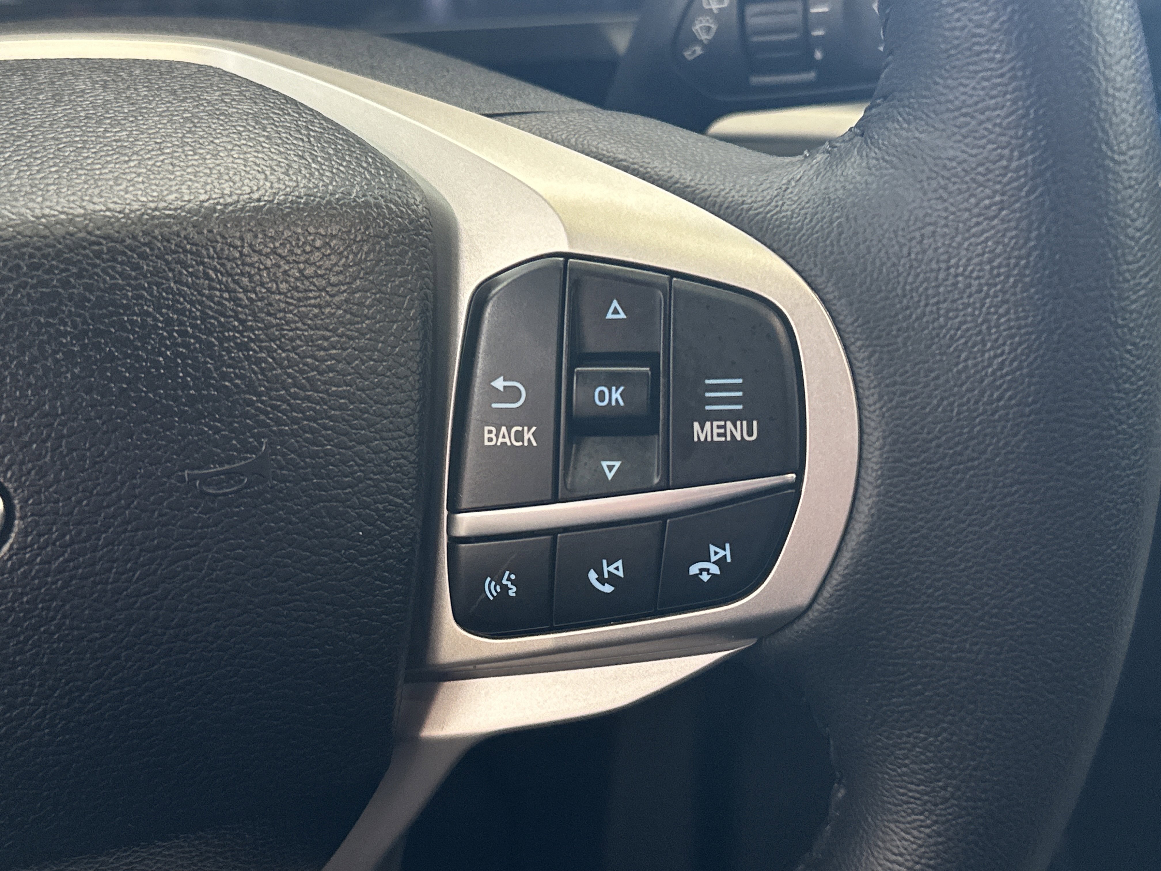 Used 2023 Ford Explorer XLT w/ Equipment Group 202A image 33