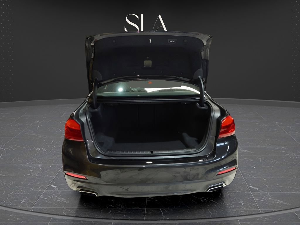 Used 2022 BMW 540i xDrive w/ M Sport Package image 7