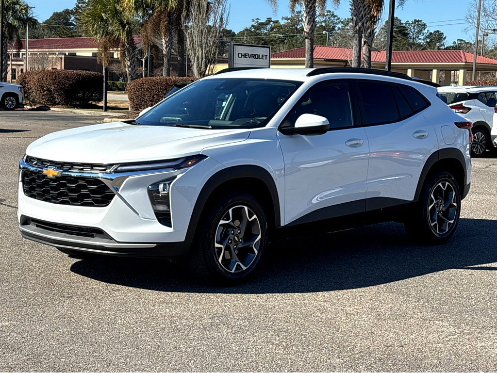 New 2025 Chevrolet Trax LT w/ Driver Confidence Package image 3