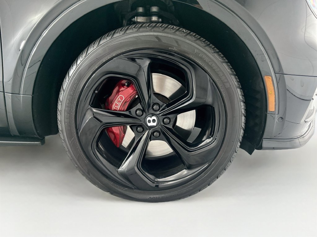Certified 2022 Bentley Bentayga AWD/4WD image 31