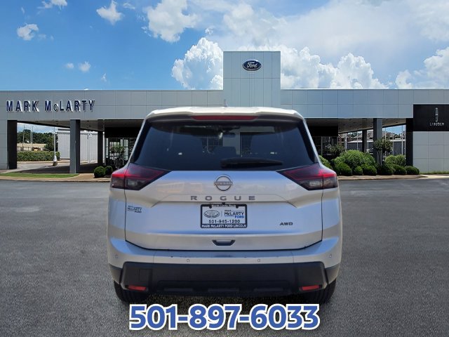 Used 2025 Nissan Rogue SV AWD/4WD image 4