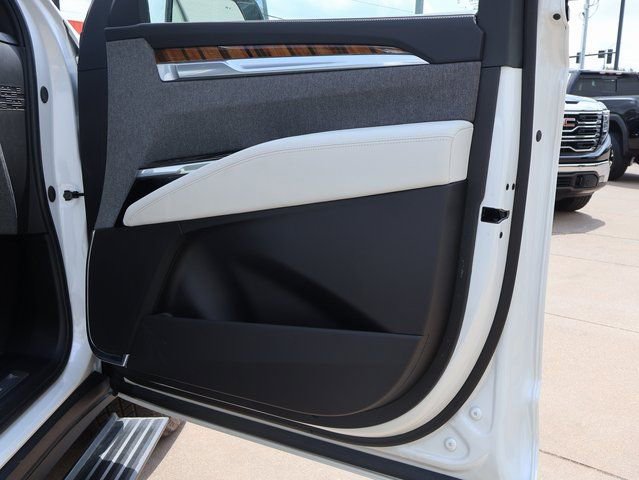 Certified 2025 Cadillac Escalade Premium Luxury Platinum image 10