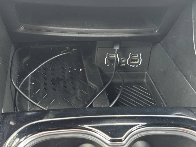 Certified 2025 Chrysler Pacifica Limited FWD image 37