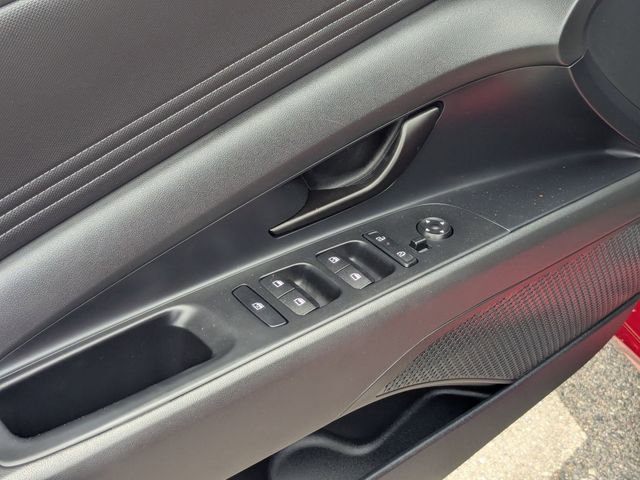 Used 2025 Hyundai Elantra Sport image 9