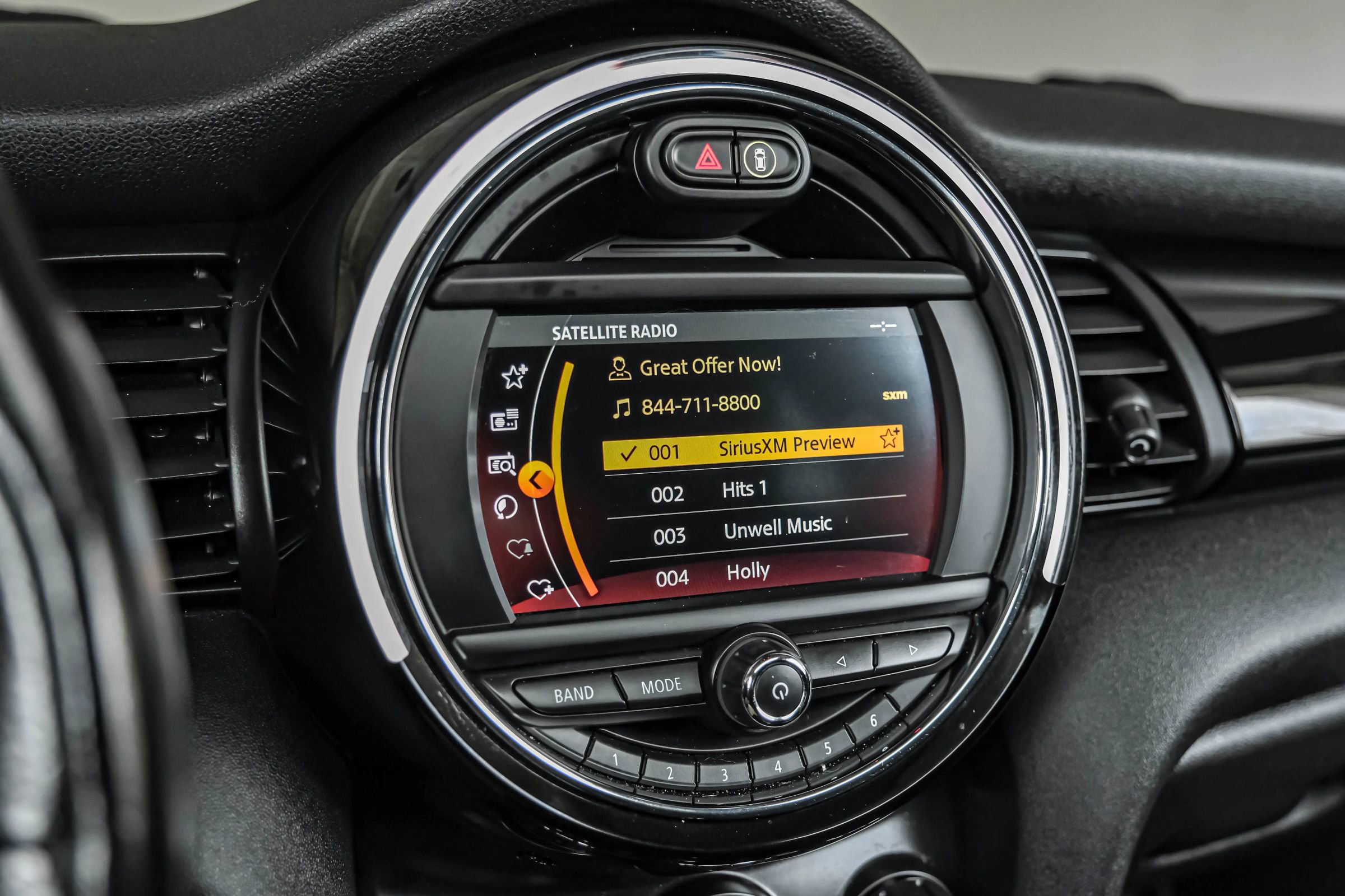 Used 2019 MINI Cooper S w/ Premium Package image 25