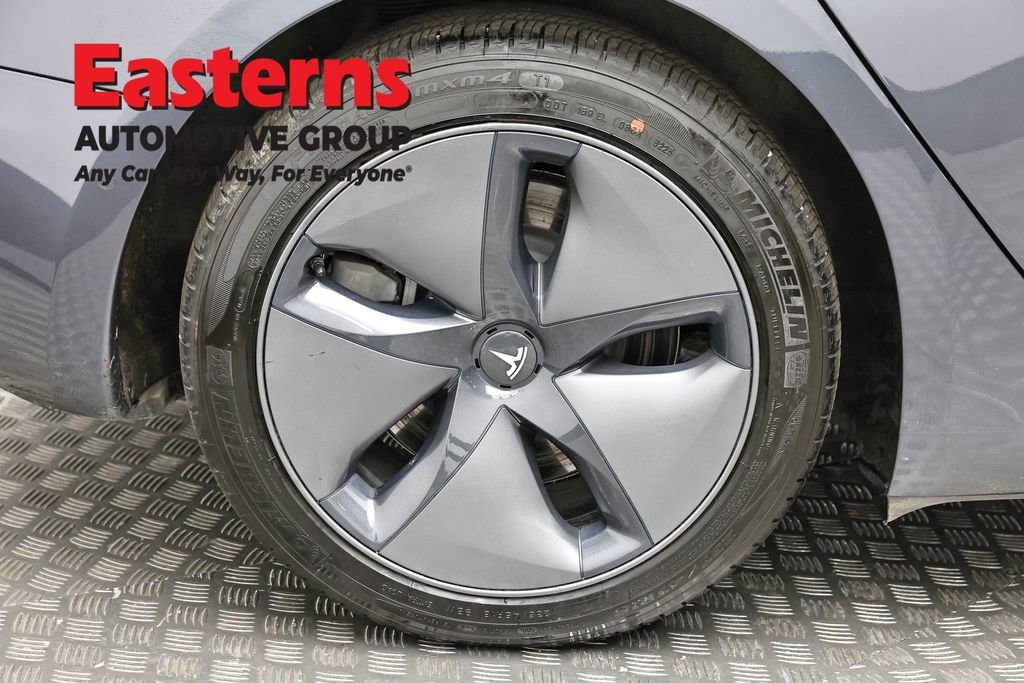 Used 2019 Tesla Model 3 Standard Range image 27