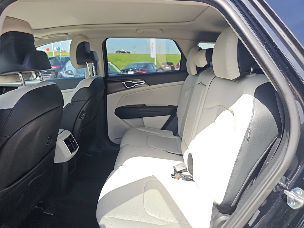 Certified 2025 Kia Sportage EX w/ Premium Package FWD image 17