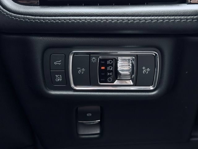 Used 2022 Lincoln Nautilus Reserve AWD/4WD image 36