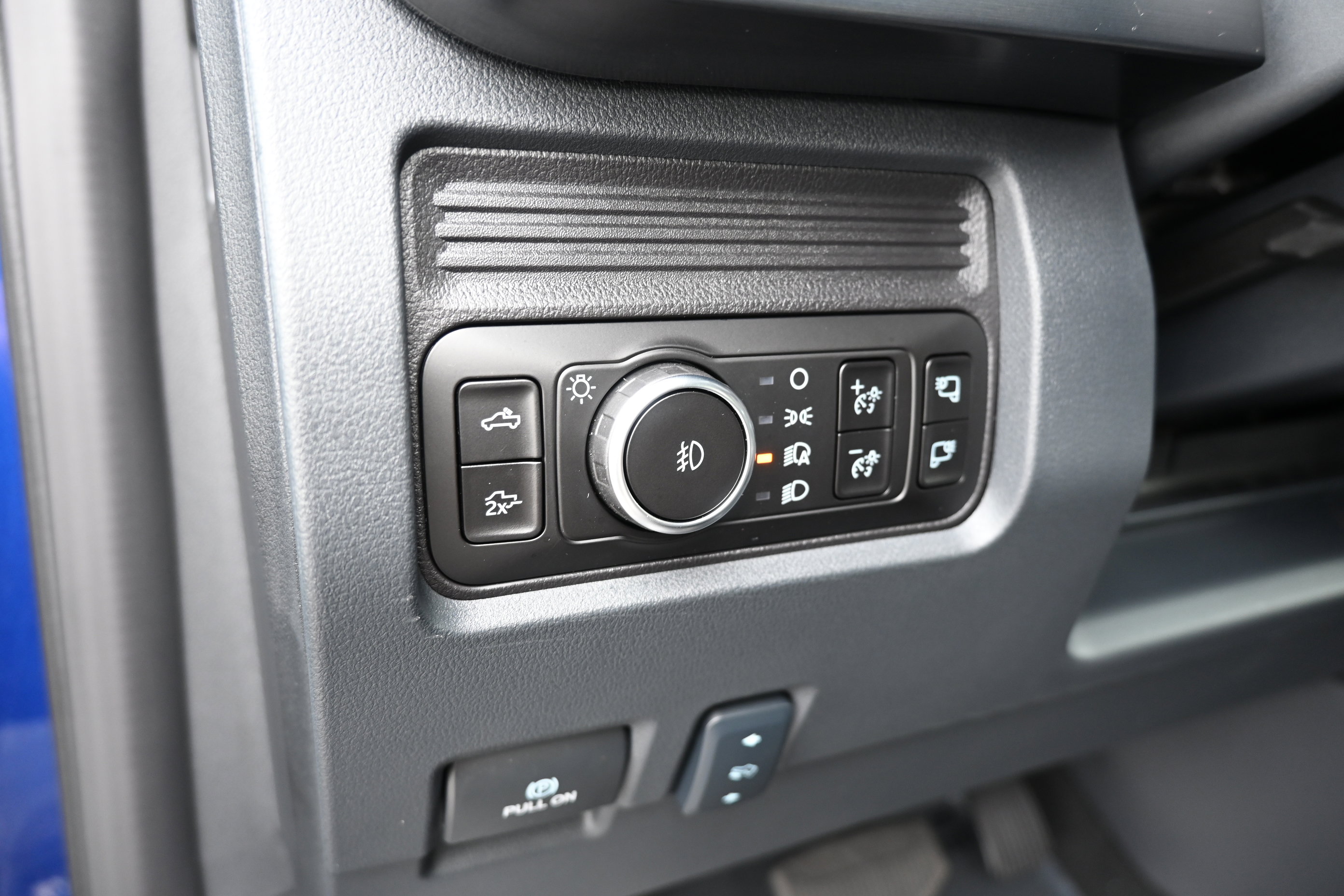 New 2026 Ford F250 Lariat w/ Black Appearance Package image 15