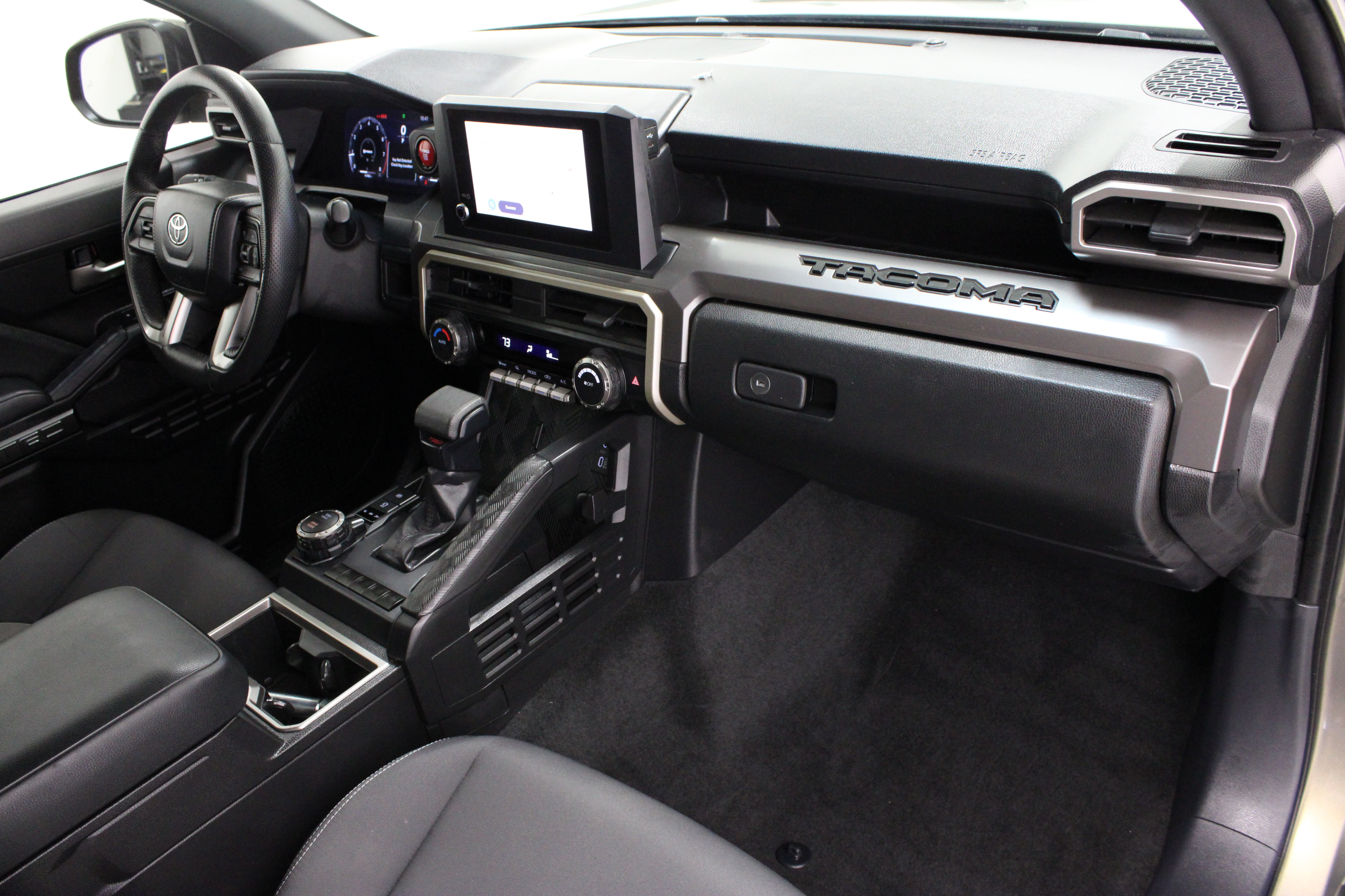 Used 2024 Toyota Tacoma TRD Sport AWD/4WD image 36