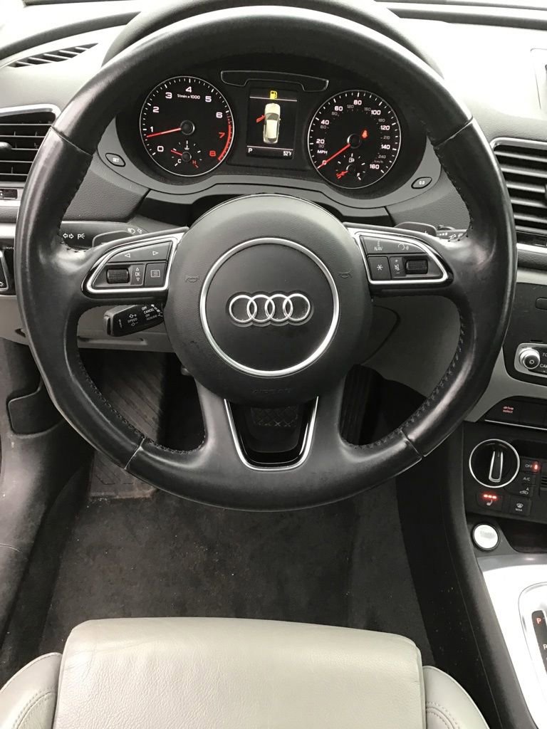 Used 2018 Audi Q3 2.0T Premium Plus w/ Premium Plus Package AWD/4WD image 9