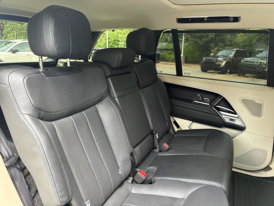 Certified 2022 Land Rover Range Rover Long Wheelbase SE AWD/4WD image 29