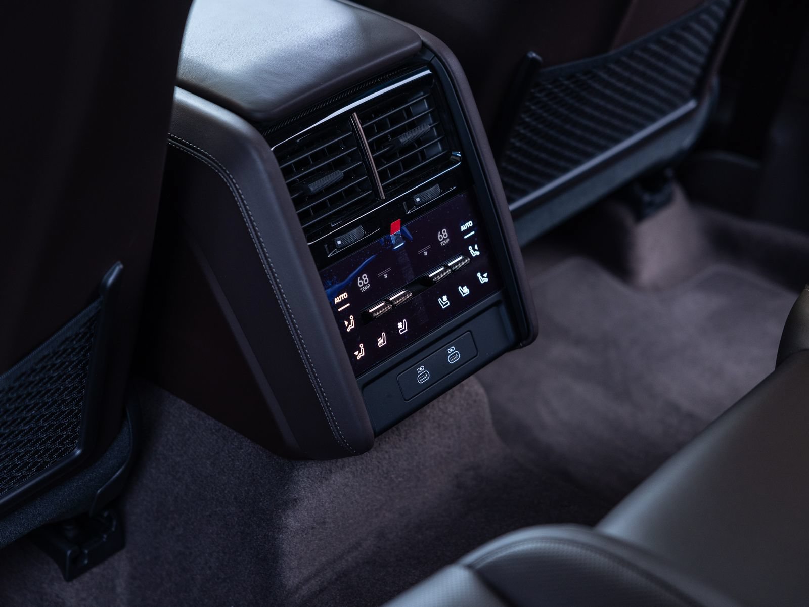 New 2026 Porsche Cayenne Turbo AWD/4WD image 35