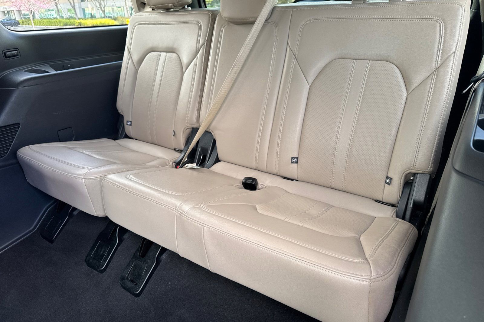 Used 2024 Ford Expedition Limited image 18