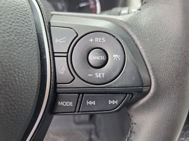 Used 2023 Toyota RAV4 XLE Premium image 17