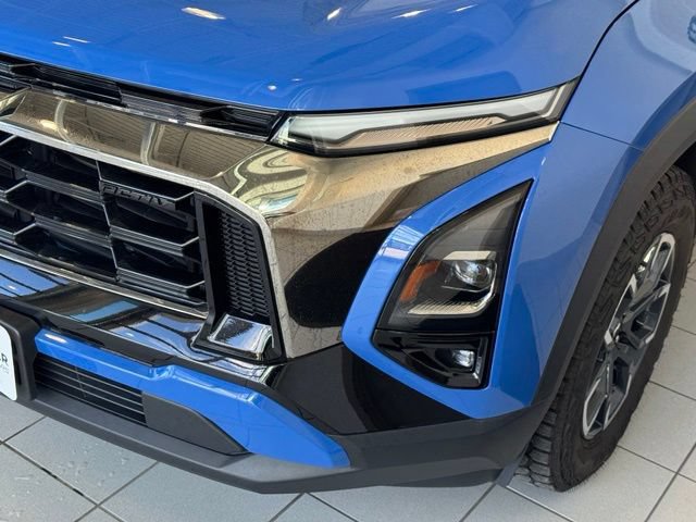 Used 2025 Chevrolet Equinox ACTIV w/ Safety and Technology Package AWD/4WD image 38