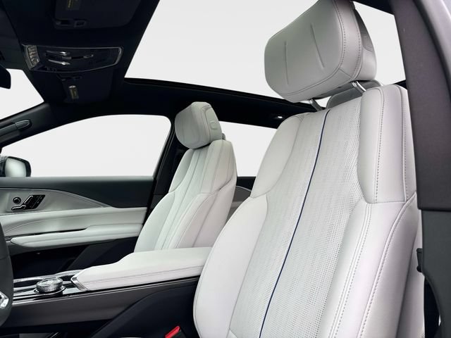 New 2027 Cadillac Lyriq Luxury w/ LPO, Floor Liner Package AWD/4WD image 18
