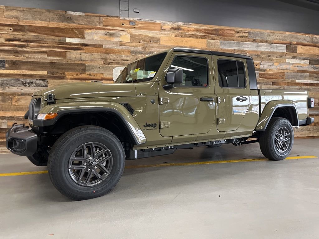New 2026 Jeep Gladiator Sport AWD/4WD image 18