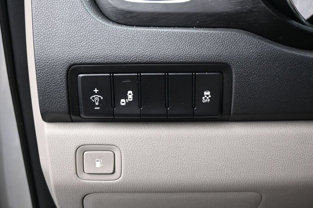 Used 2021 Kia Sedona EX FWD image 16