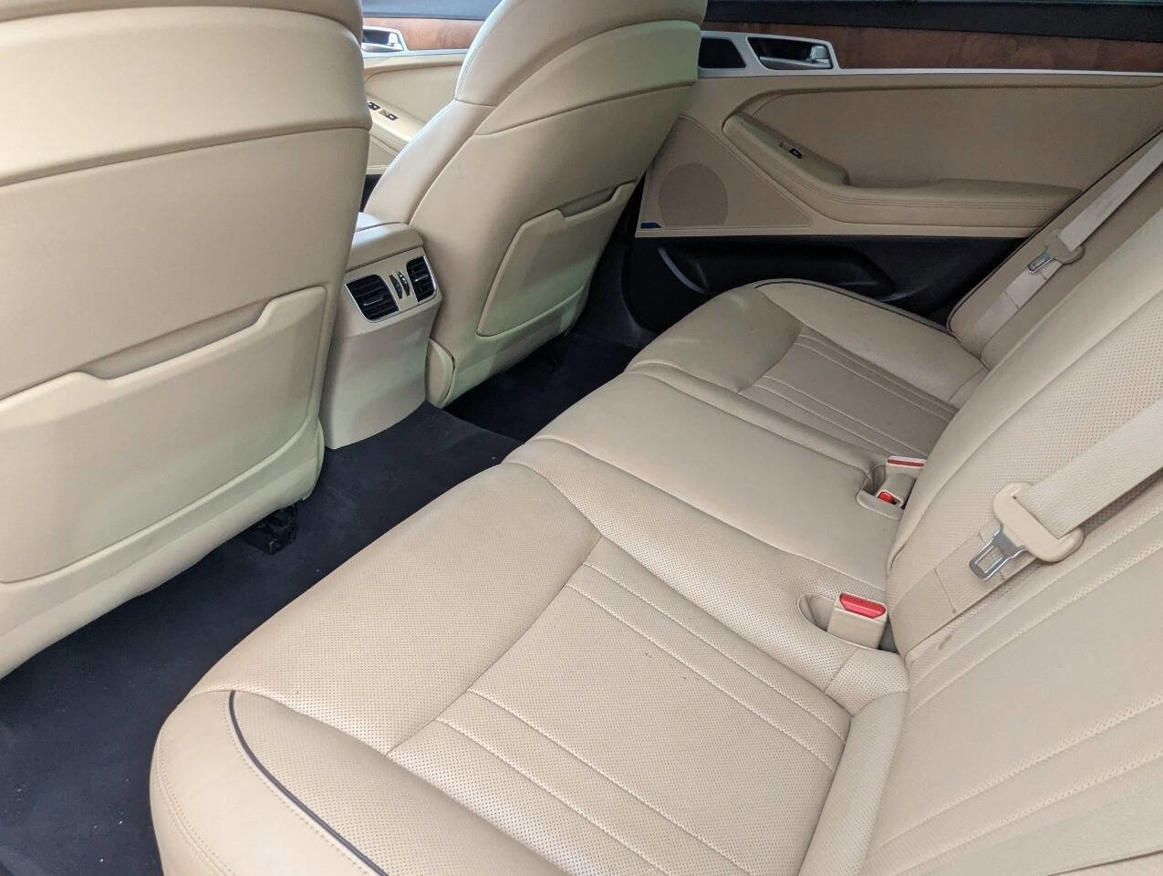 Used 2015 Hyundai Genesis 5.0 image 22