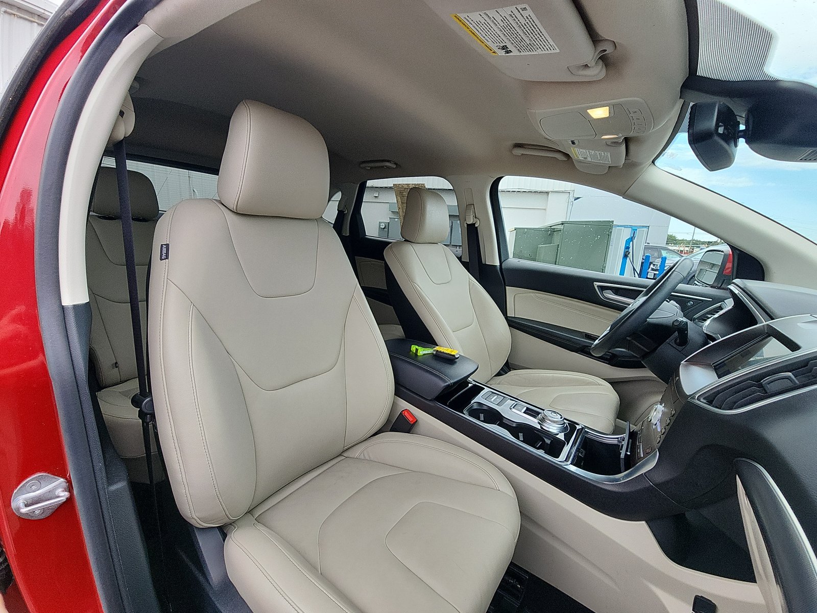 Used 2020 Ford Edge Titanium AWD/4WD image 23