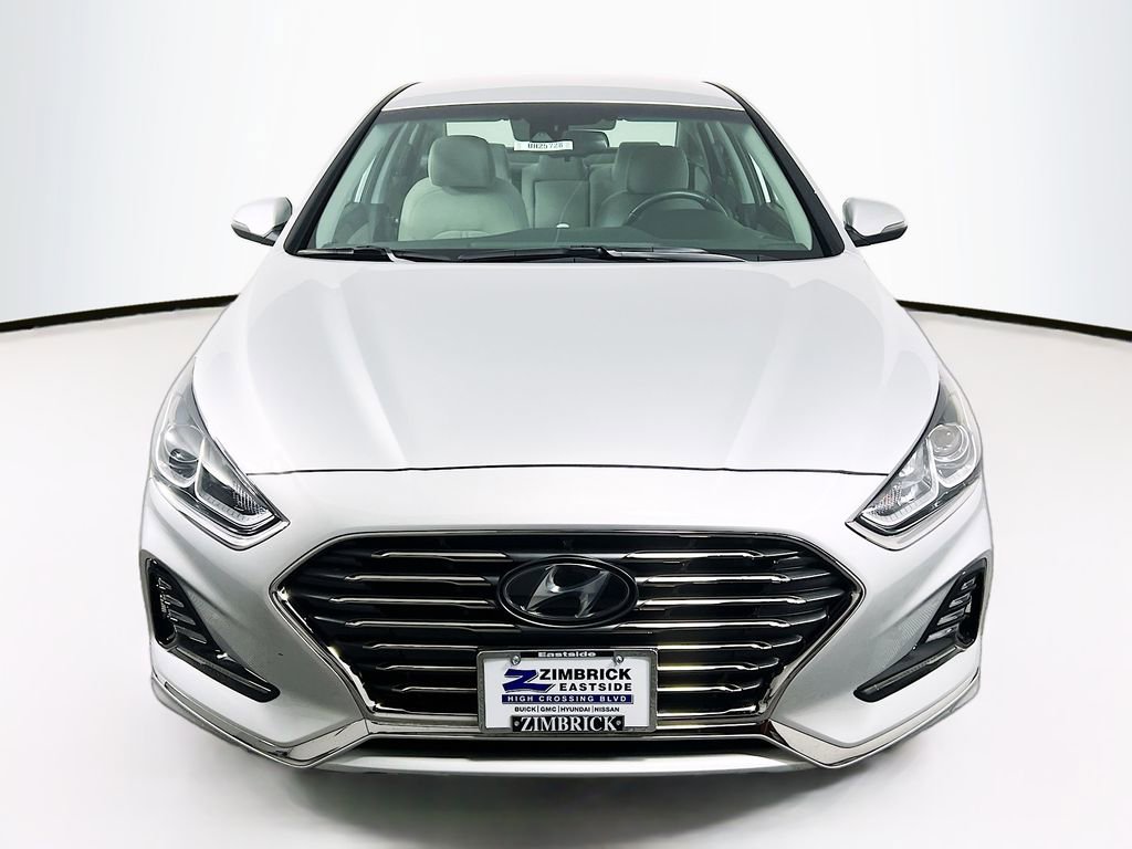 Used 2018 Hyundai Sonata SEL w/ Tech Package 02 FWD image 2