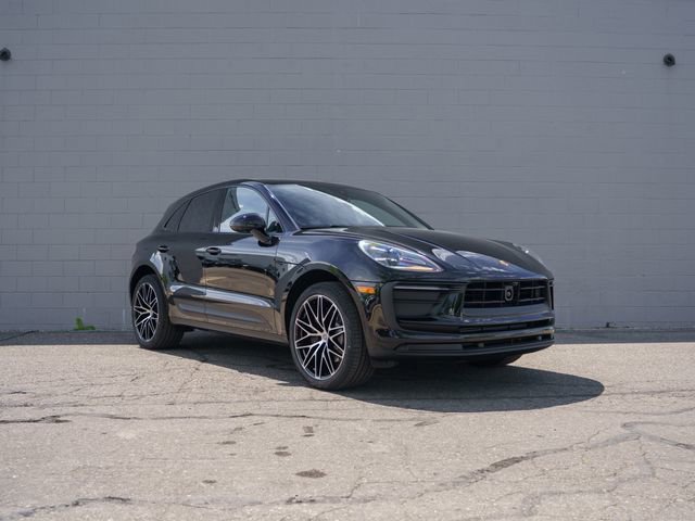 New 2026 Porsche Macan AWD/4WD image 9