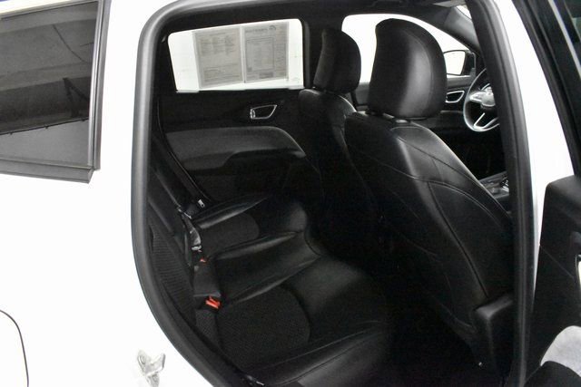 Used 2024 Jeep Compass Latitude image 17