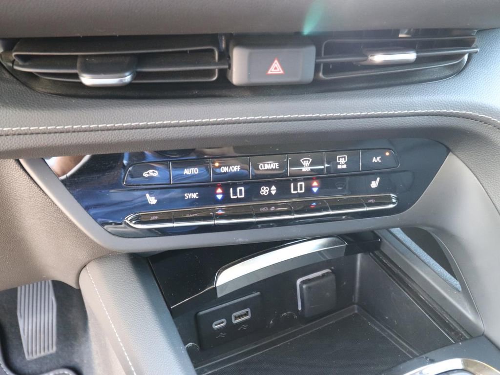 Used 2023 Buick Envision Essence image 20