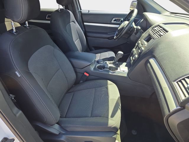 Used 2017 Ford Explorer XLT AWD/4WD image 12