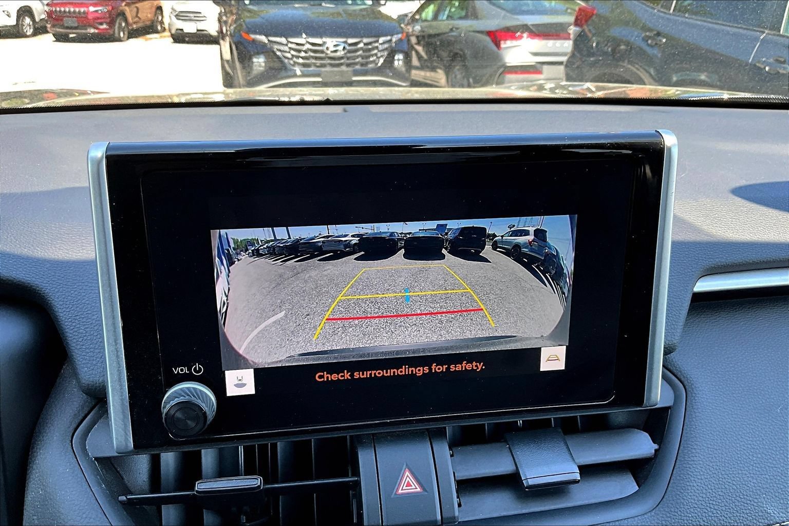 Used 2023 Toyota RAV4 XLE AWD/4WD image 17