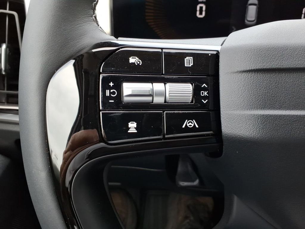 New 2026 Kia Sorento LX FWD image 22