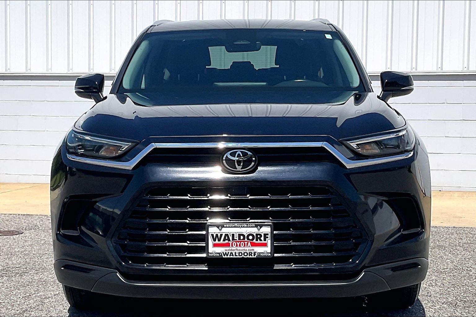 Used 2024 Toyota Grand Highlander AWD image 3