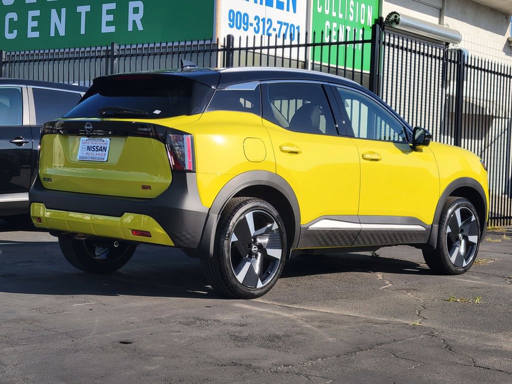 Used 2025 Nissan Kicks SR FWD image 2