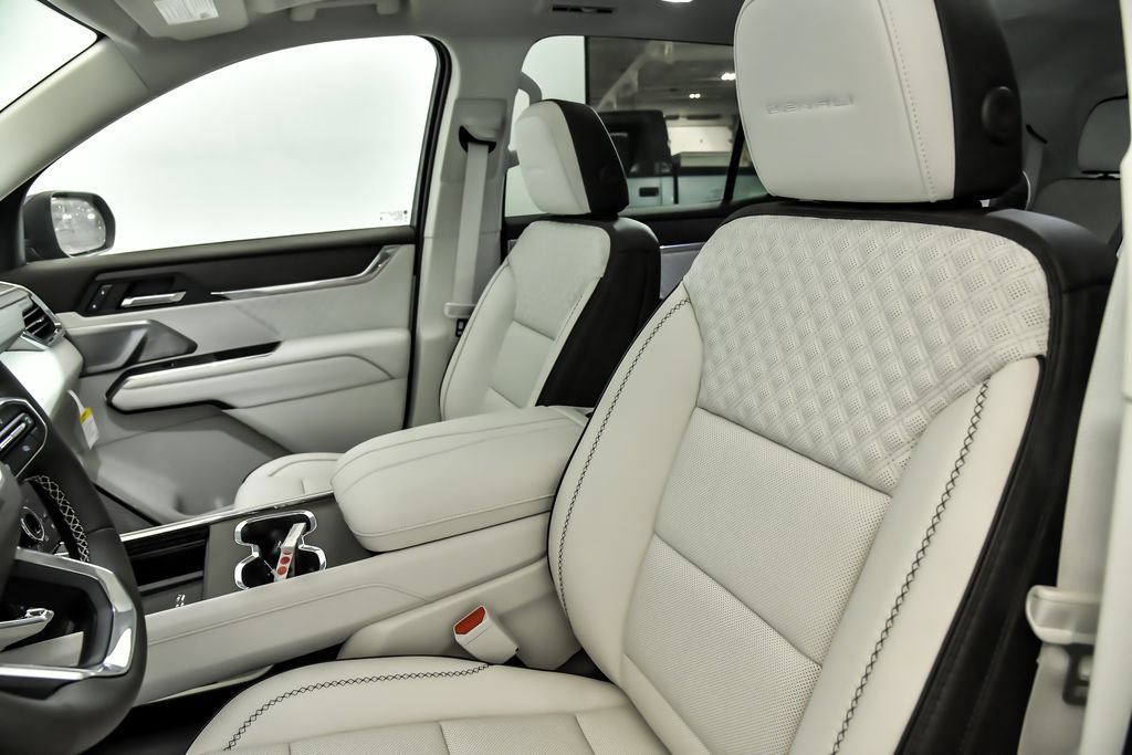 New 2027 GMC Acadia Denali w/ Denali Reserve Package AWD/4WD image 7