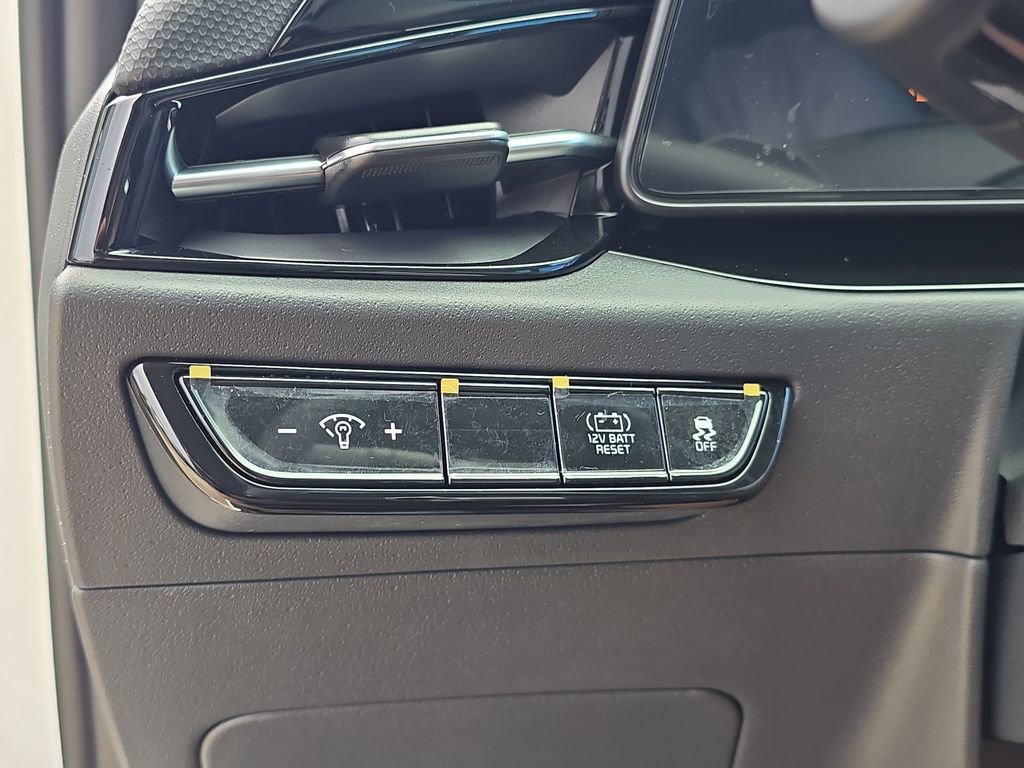New 2026 Kia Niro EX FWD image 28