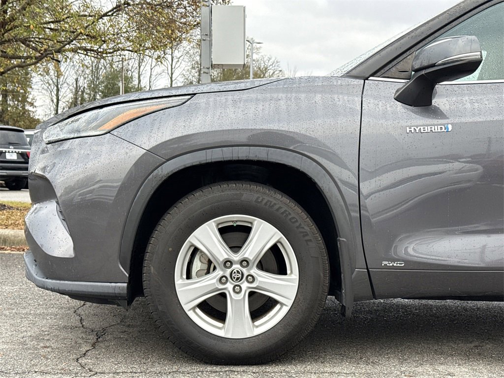 Used 2021 Toyota Highlander LE image 9