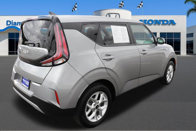 Used 2025 Kia Soul LX w/ LX Technology Package FWD image 7