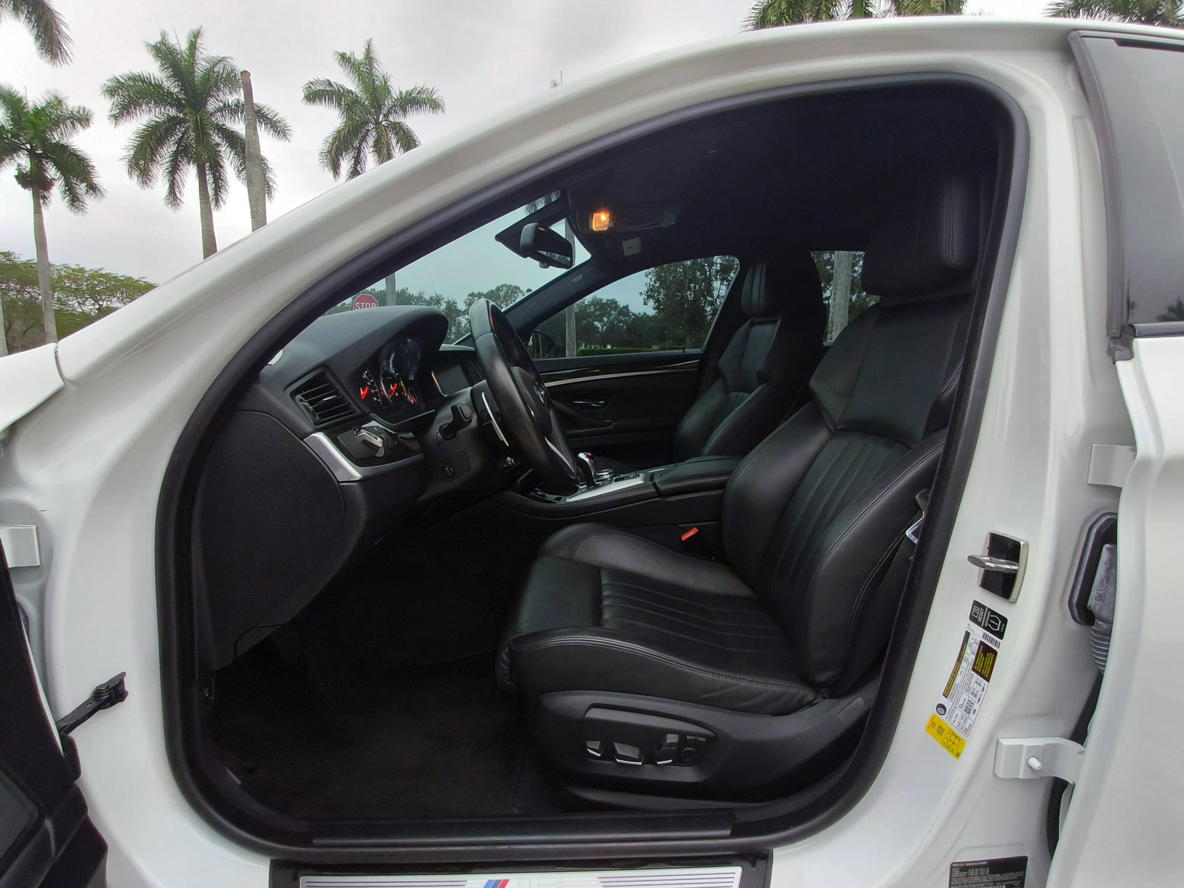 Used 2014 BMW M5 image 19