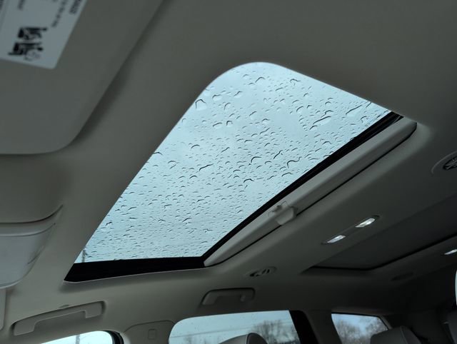 Used 2023 Buick Enclave Avenir w/ Avenir Technology Package image 4