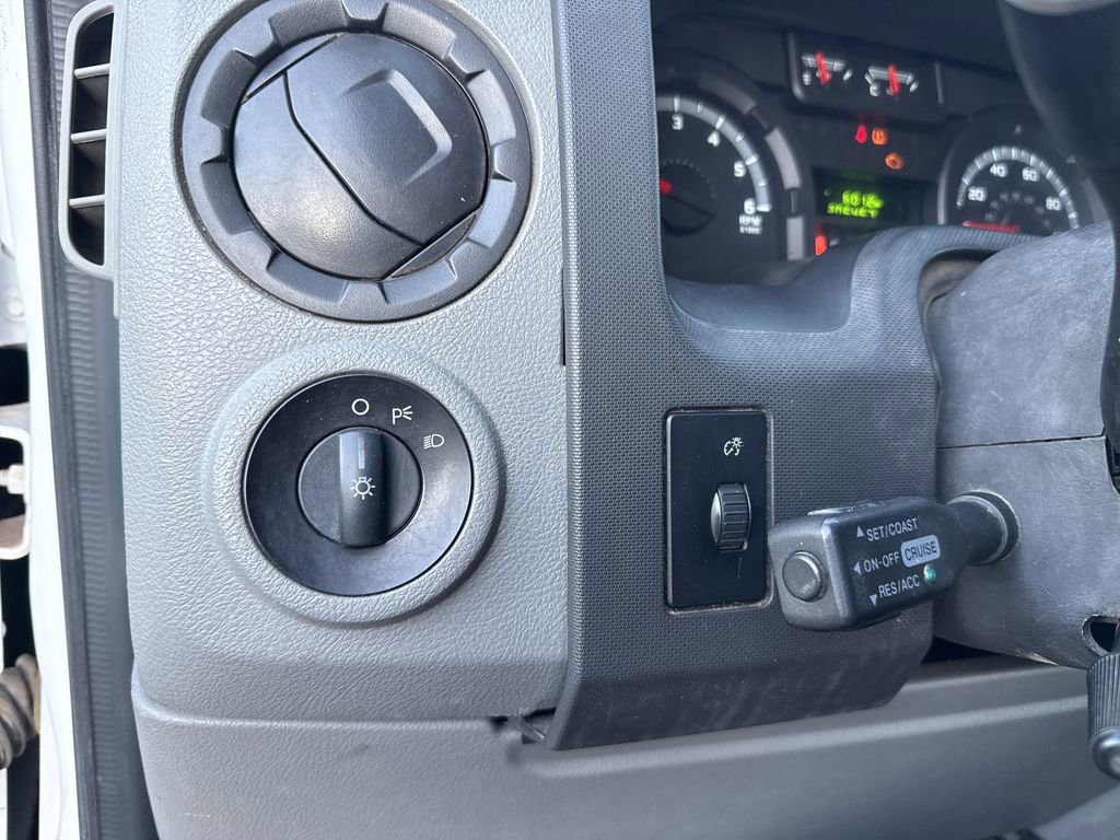 Used 2013 Ford E-350 and Econoline 350 Super Duty w/ Class I Trailer Tow Pkg image 19