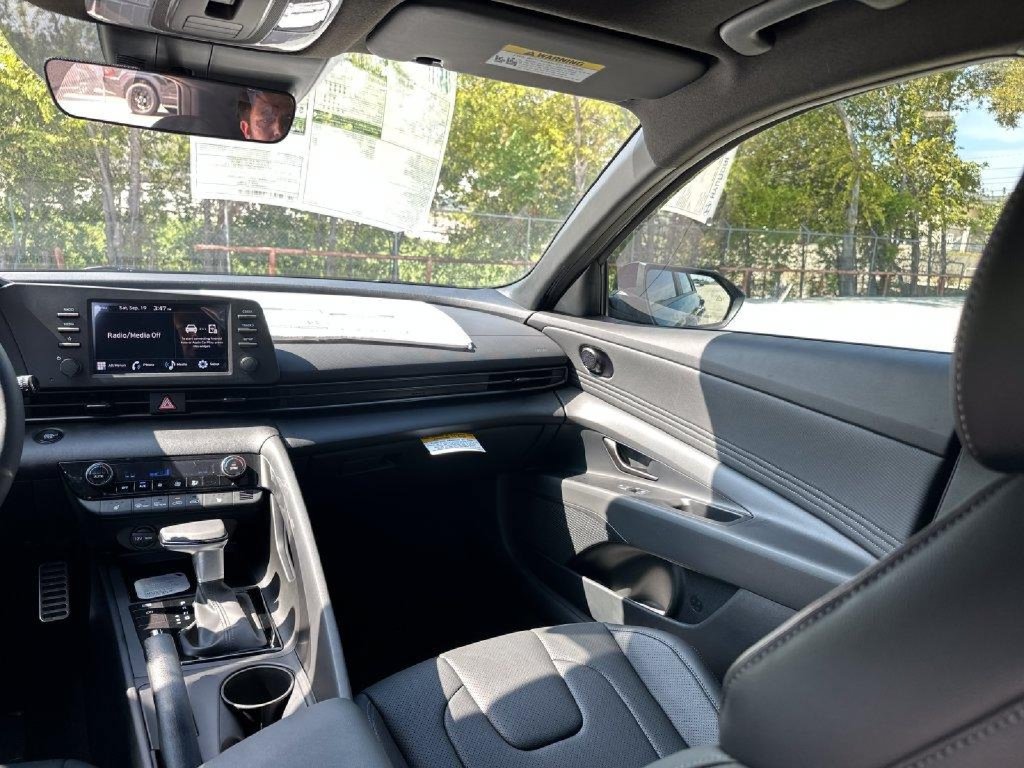 New 2026 Hyundai Elantra SEL Sport FWD image 14