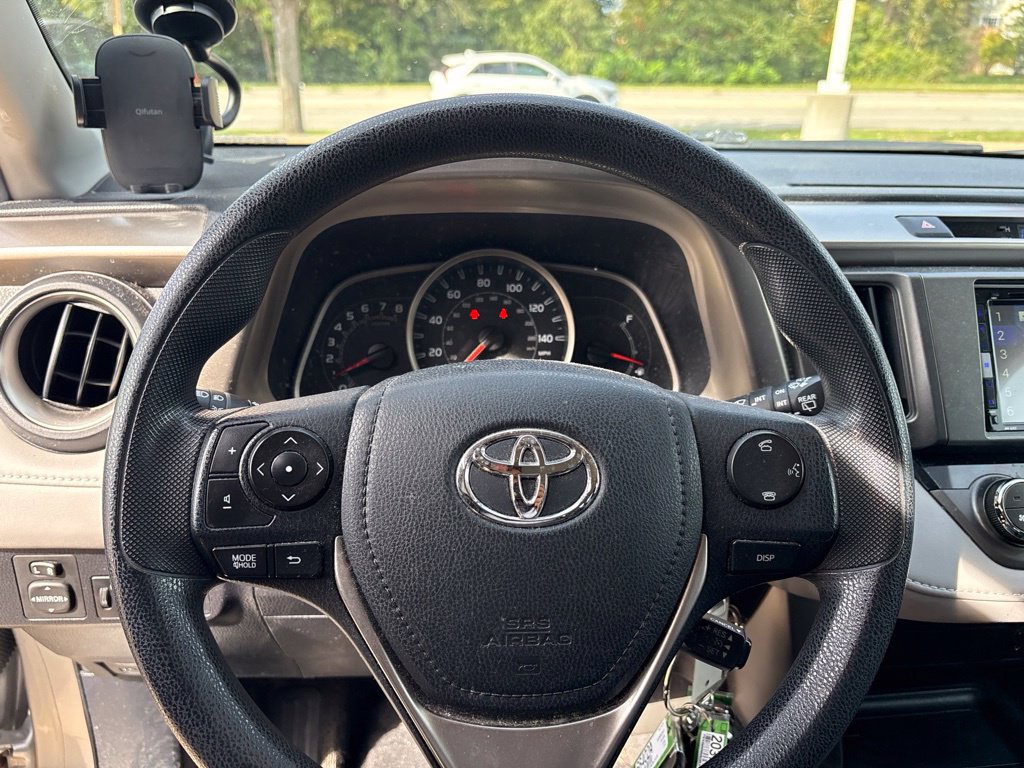 Used 2014 Toyota RAV4 XLE AWD/4WD image 14