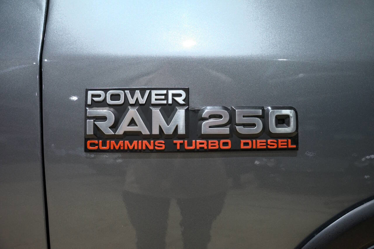 Used 1992 Dodge D/W Truck 250 image 25